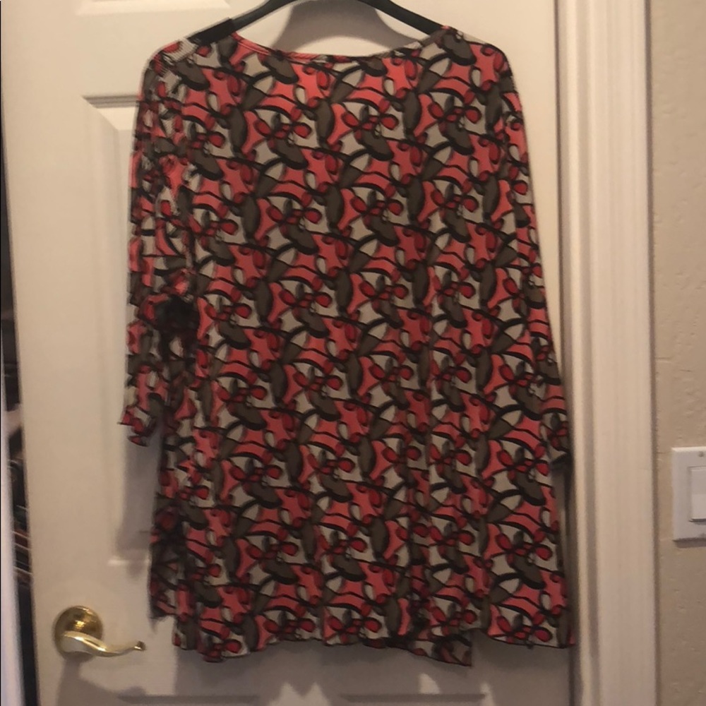 Top - Picture 2 of 4